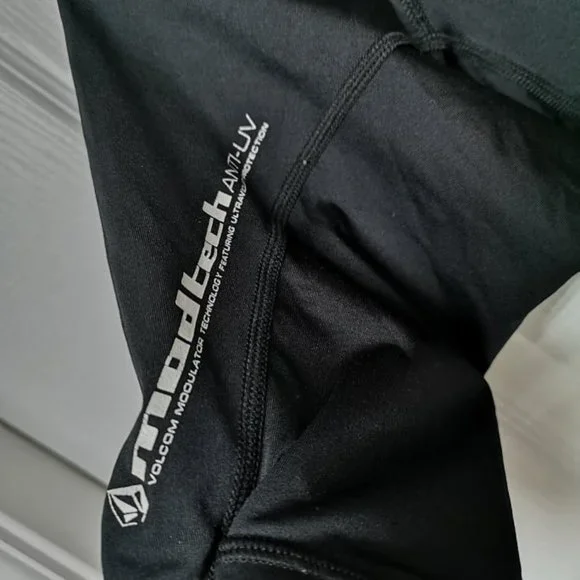 Volcom UPF - Picture 4 of 5